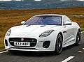 Der Jaguar F-TYPE Chequered Flag ist ab Mitte November zu bestellen und ist ab Anfang 2019 bei den Jaguar Vertragspartnern lieferbar.